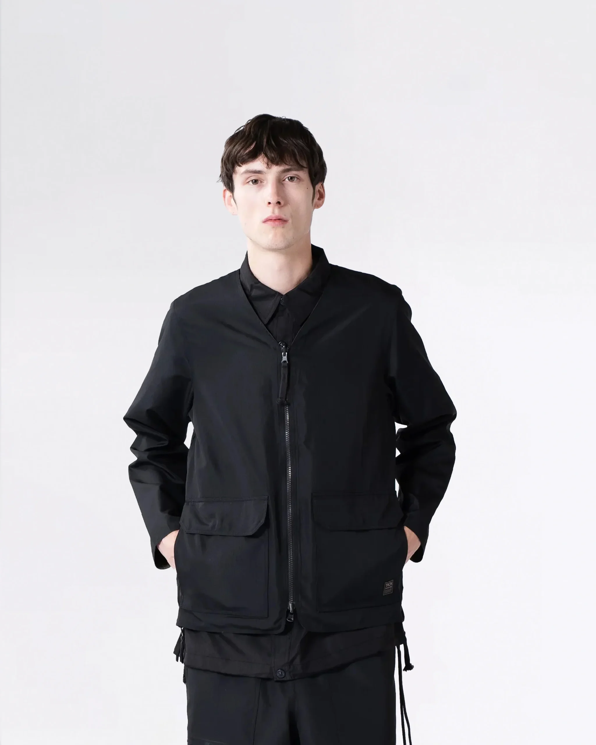 VESTE MILITARY REVERSIBLE V-NECK CARDIGAN BLACK – Image 3